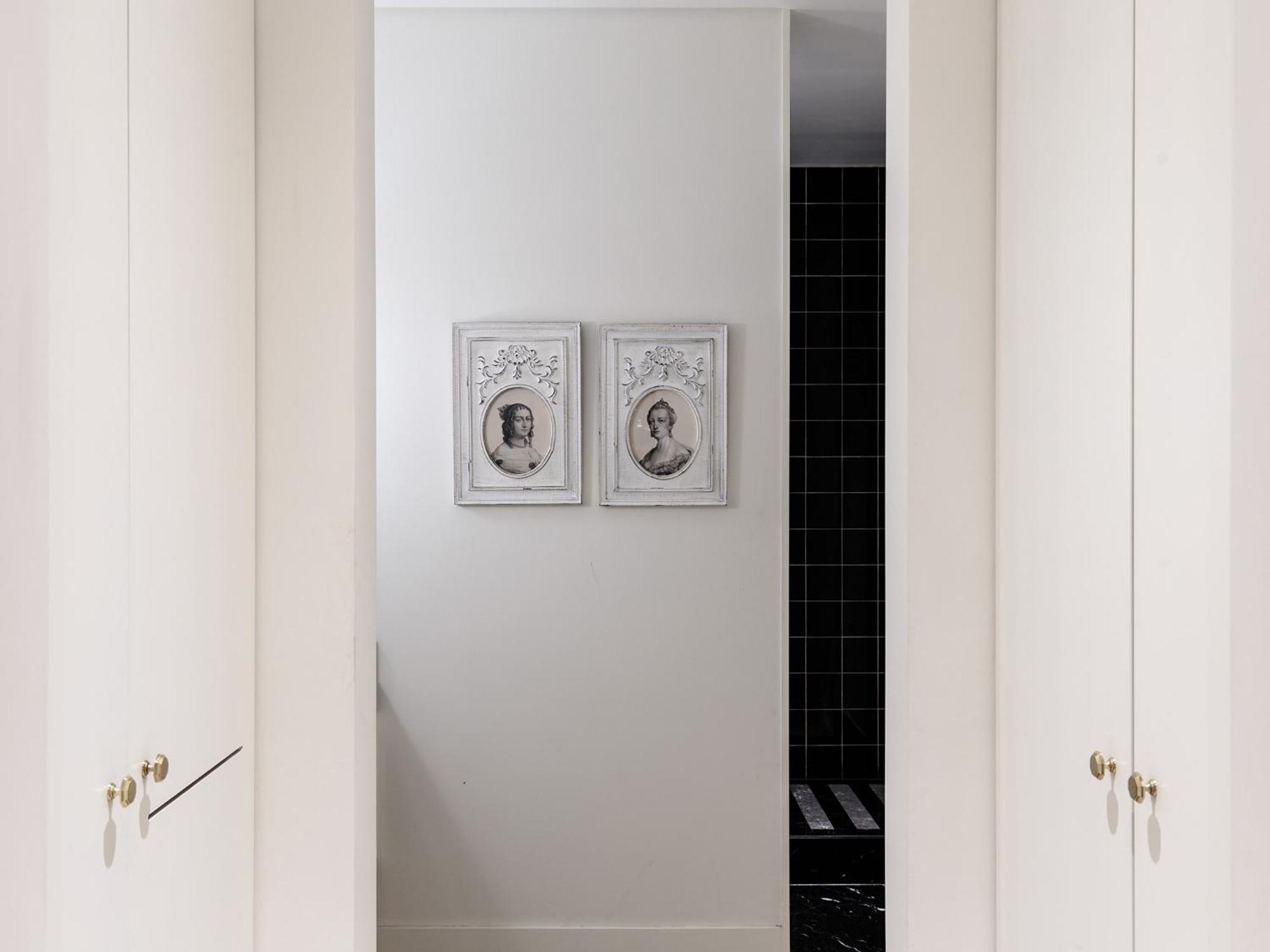 Master Suite mit Straßenblick
