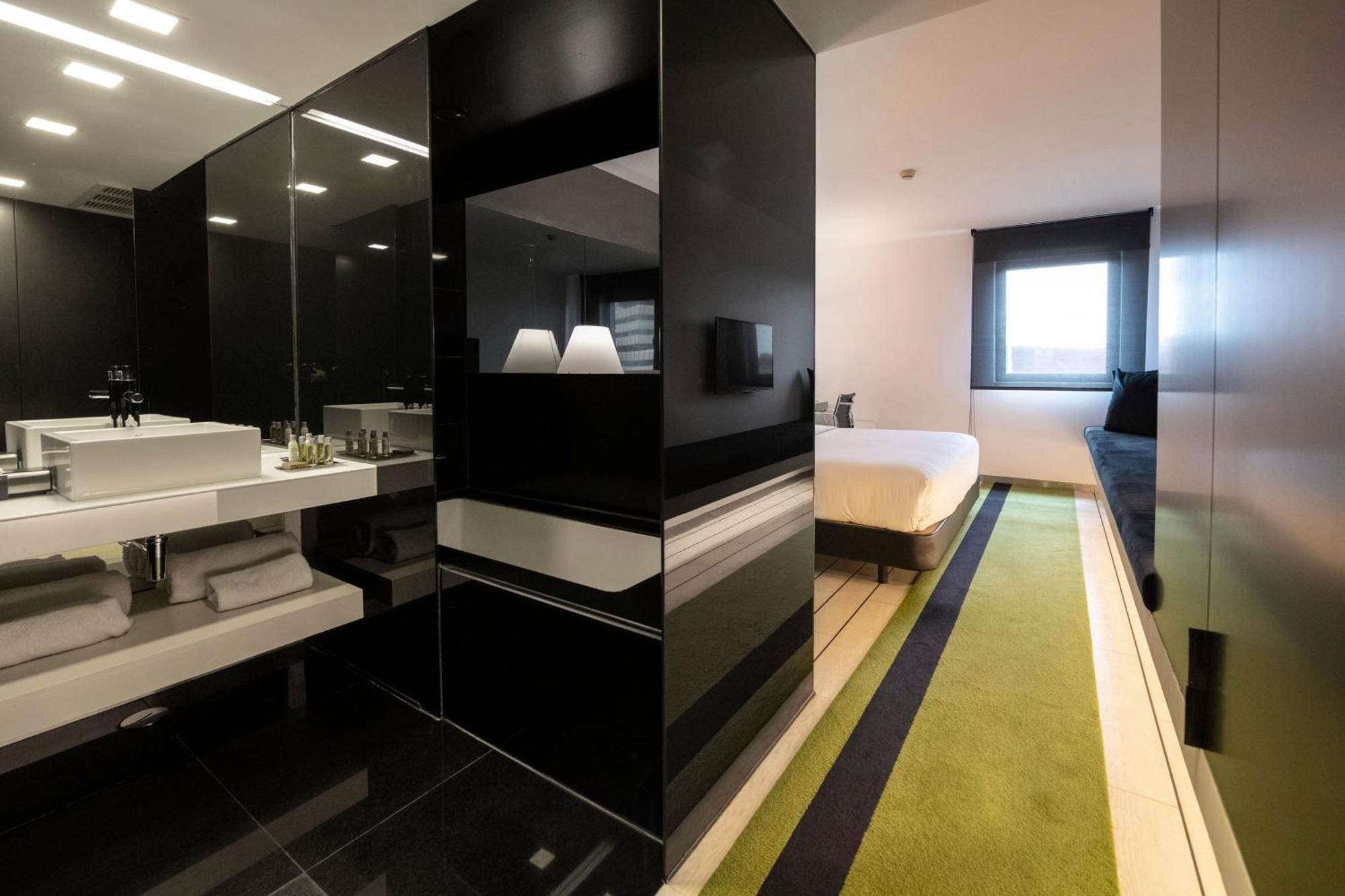 King Guest Room,1544123731:JPEG
