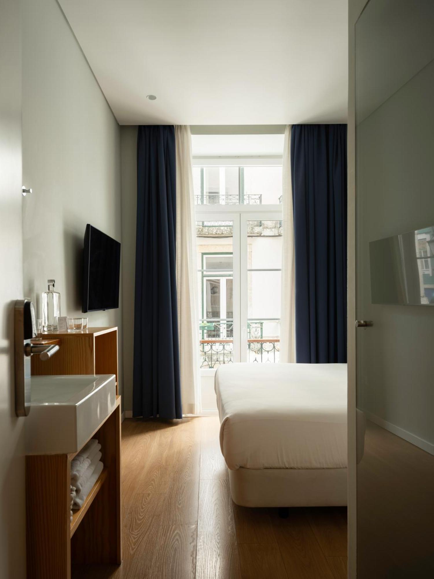 Kleines Zimmer mit Stadtblick